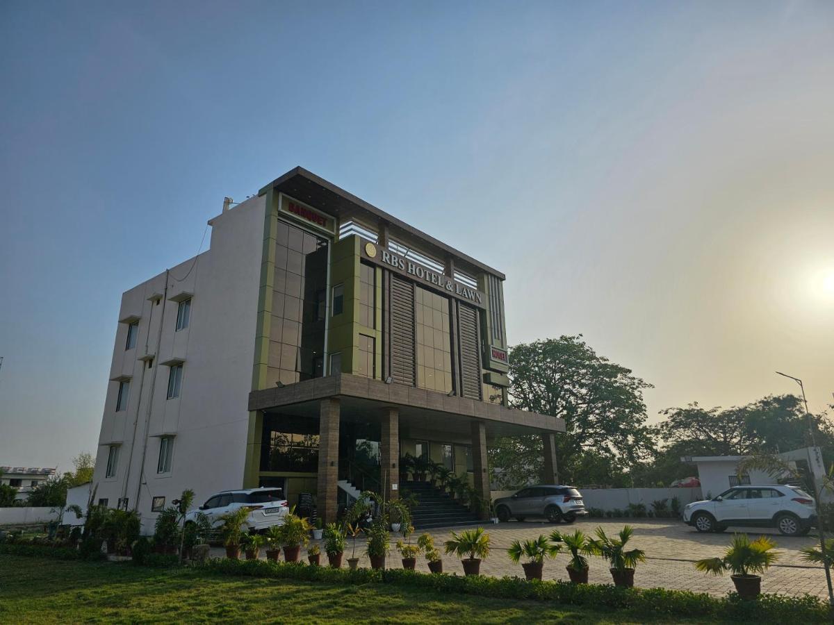 Rbs Hotel And Lawn Ayodhya Dış mekan fotoğraf
